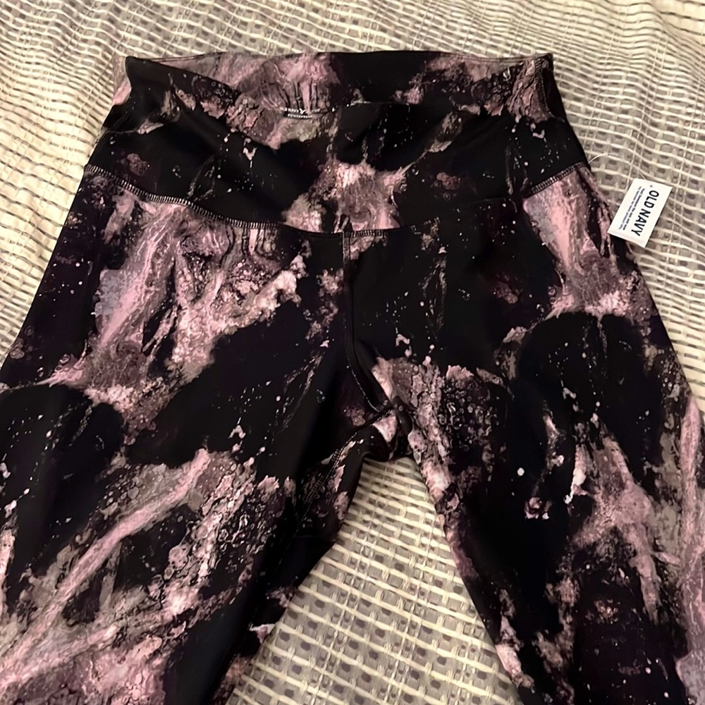 NWT Old Navy PowerPress 7/8 Go-Dry Leggings